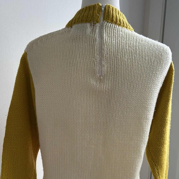 Maglieria di Lusso Cream/Mustard Geometric Embroidered Mock-Neck Sweater – EU M - Picture 6 of 11